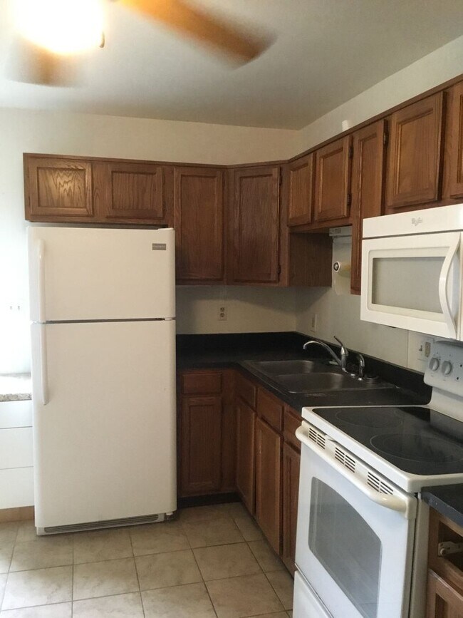 Building Photo - 1497 Equestrian Dr