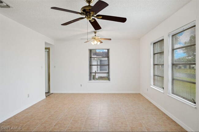 Foto del edificio - 18 Tangerine Ct