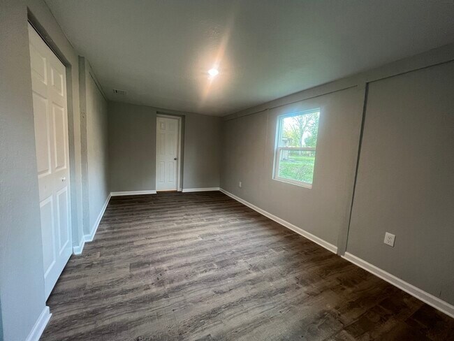 Building Photo - 3407 Rockwood Dr