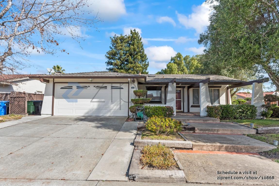 Primary Photo - 3021 Grand Lake Dr