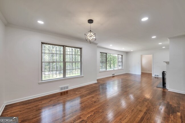Foto del edificio - 1332 Willis Mill Rd SW