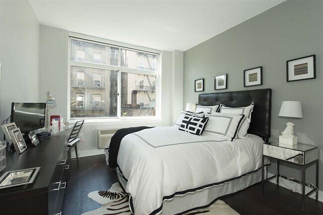 Bedroom - 1450 Washington St