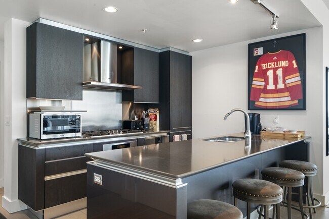 Building Photo - 433-2305-411 11 Ave SE