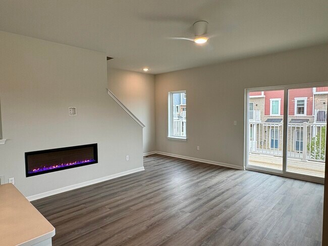 Foto del edificio - 4875 Ludlow Ln
