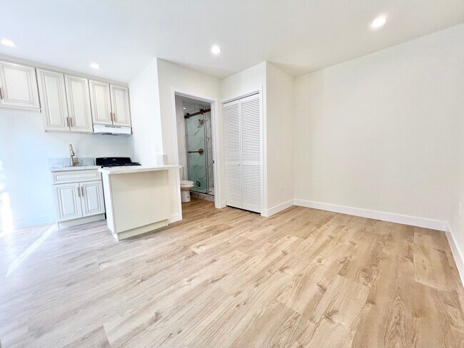 Foto del edificio - 6719 Beverly Blvd