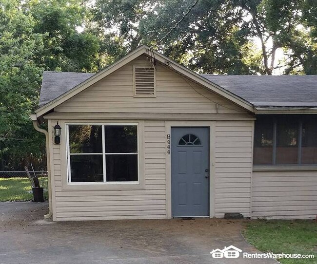 Building Photo - Great home near NAS Jax!