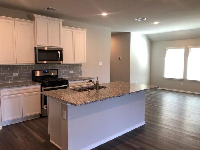 Foto del edificio - Fabulous home in a beautiful GATED MASTER PLANNED COMMUNITY