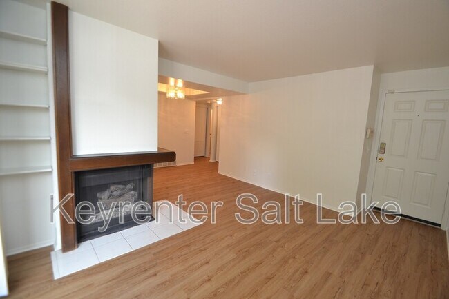 Foto del edificio - 6877 Countrywoods Cir
