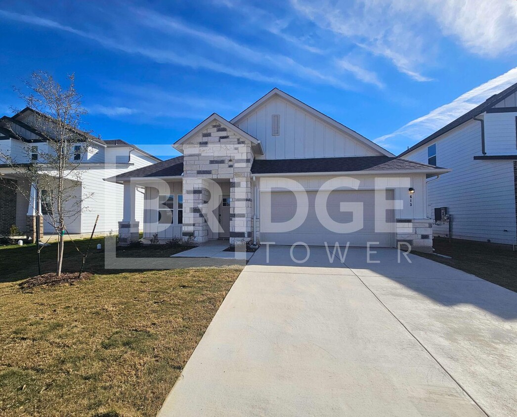 Foto principal - 613 Iron Forge Lane