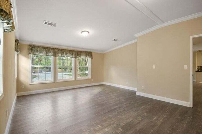 Foto del edificio - 7570 Rattlesnake Rd