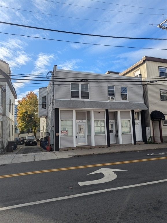 Building Photo - 545 Revere St