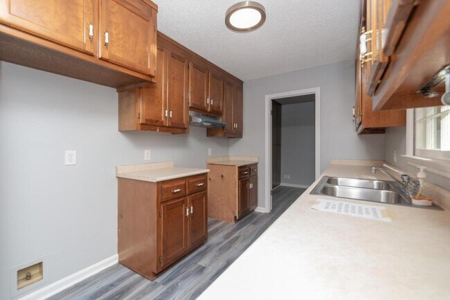 Foto del edificio - 1316 Lancelot Lane