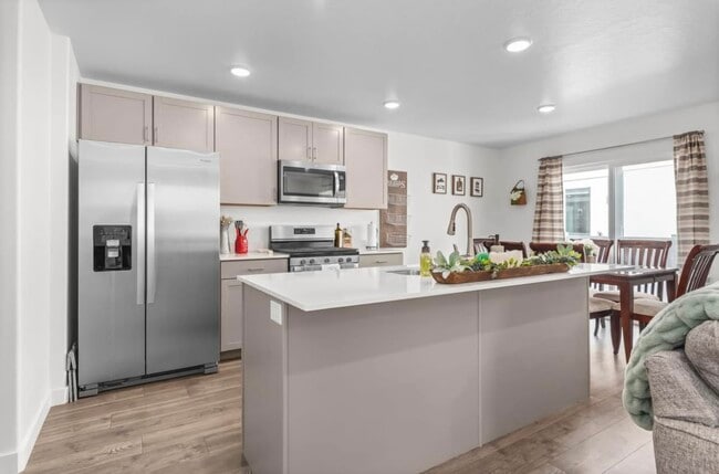 Foto del edificio - 1116 E Waterway Ln