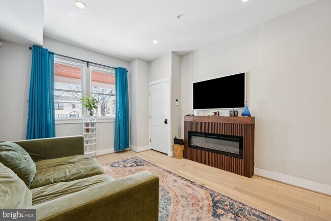 Foto del edificio - 1636 Trinidad Ave NE