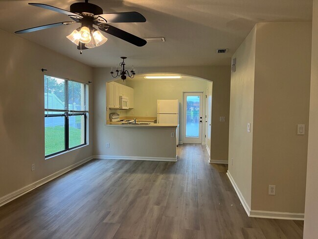 Building Photo - 975 Luminary Cir