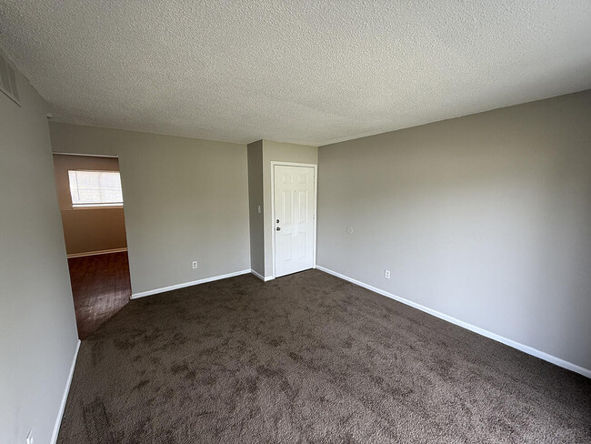 Building Photo - 7221 N Moberly Dr