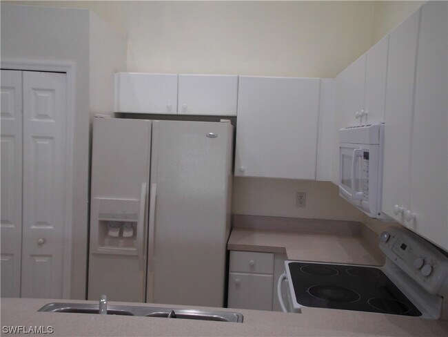 Building Photo - 2408 Haviland Ave S