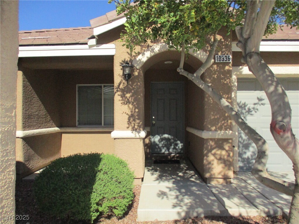 Primary Photo - 10336 Melon Cactus St