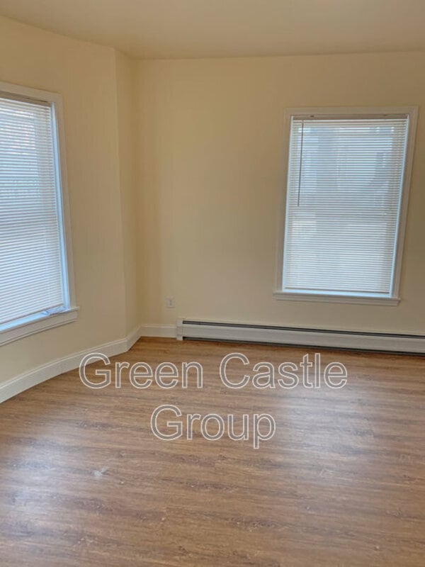 Foto del edificio - 323 Pearl St