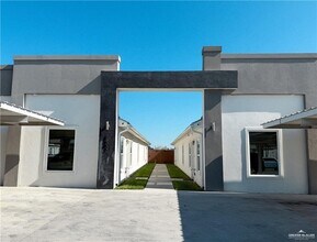 Building Photo - 1602 Angelina Dr