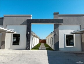 Building Photo - 1602 Angelina Dr