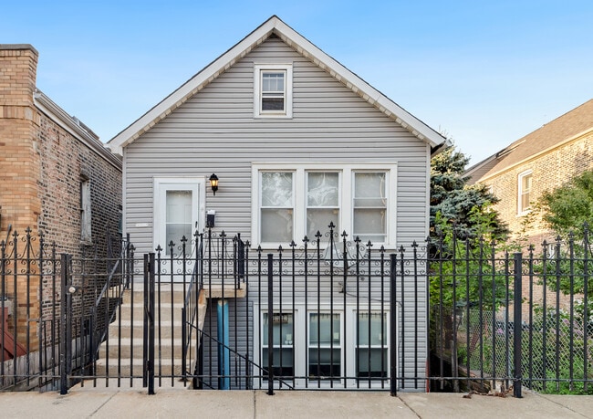 Building Photo - 2148 W 18th Pl