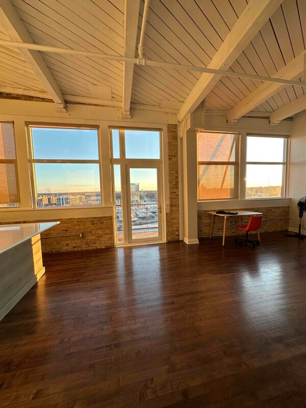 Foto del edificio - 215 W Maple St