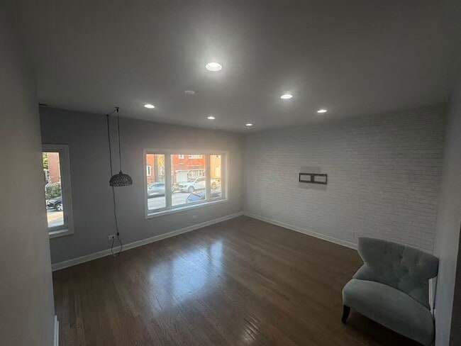 Building Photo - 3014 S Broad St
