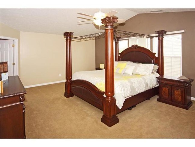 Building Photo - 5 Bedroom Home in Greenwood