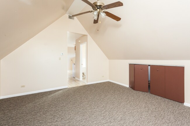 Building Photo - 2131 N Lorel Ave