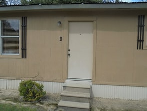 Building Photo - 1935 Cotten Rd