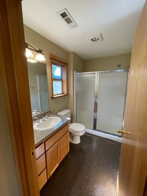 Foto del edificio - 326 Talent Ave