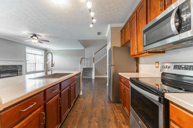 Building Photo - 5584 Nighthawk Dr