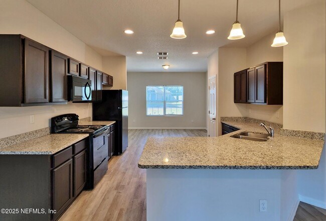 Foto del edificio - 839 Pine Moss Rd