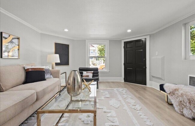 Foto del edificio - 3236 Helen St