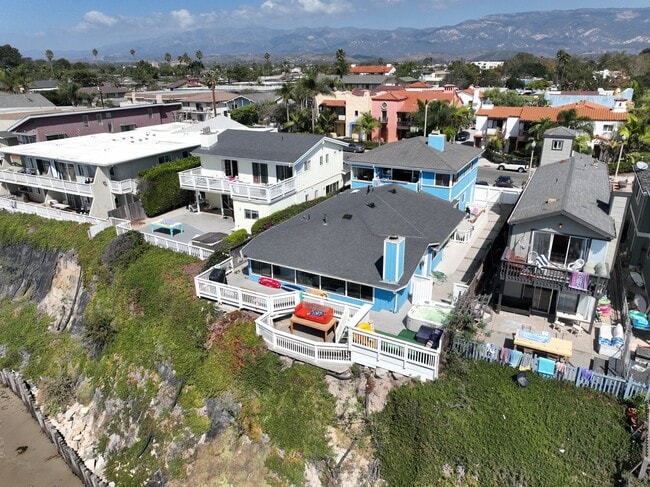 Building Photo - 6555 Del Playa Dr