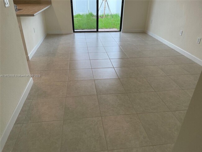 Building Photo - 11107 W 32nd Ln