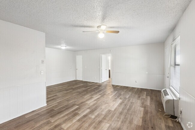 1 dormitorio, 1 baño - 700 pies cuadrados - Sala de estar - El Centro