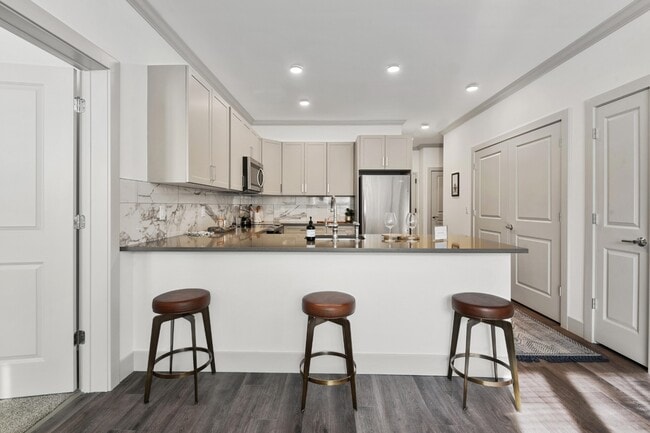 Interior Photo - Carraway