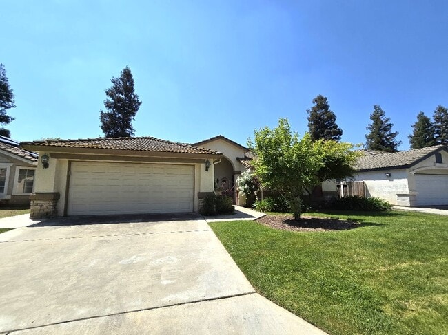 Building Photo - 5981 W Pinedale Ave