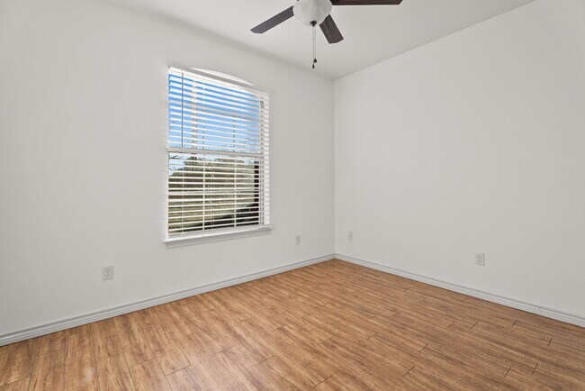 Foto del edificio - 19036 County Rd 1202