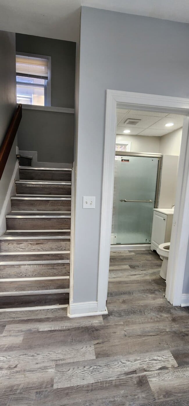 Building Photo - 85 Winspear Ave