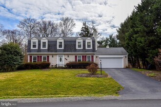 Building Photo - 1221 Forestville Dr