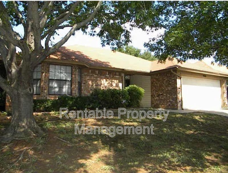 Photo - 9001 Wessex Ct .