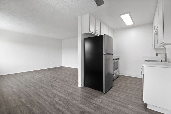 Building Photo - Terre at 1038 Peach