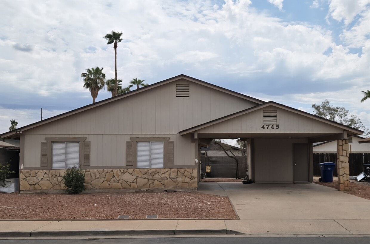Primary Photo - 2 Bed 1 Bath Spacious Apartment in Mesa
