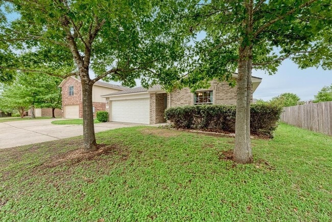 Foto del edificio - 311 Indian Meadow Dr