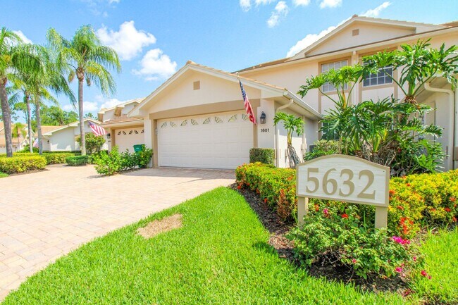 Foto del edificio - ** 3/2 GOLF TRANSFER TO THE STRAND UNIT AVAILABLE ** GATED BEAUTIFUL REMODELED UNIT **LAKE AND FO...