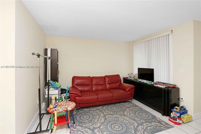 Building Photo - 8211 Northwest 191st Street Apt #3-D, Hial...