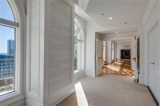 Foto del edificio - 3334 Peachtree Rd NE